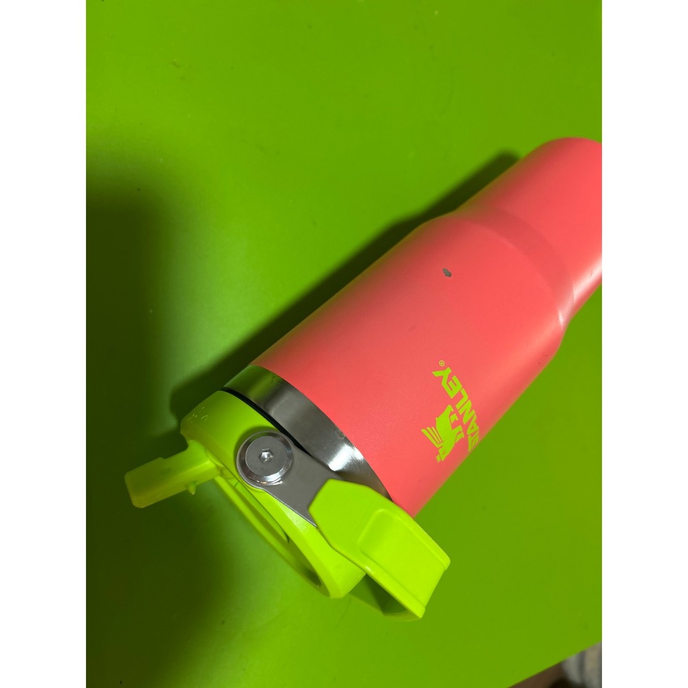 Stanley The IceFlow Flip Straw Tumbler 30oz Electric Pink Neon Green Insulated - Picture 4 of 4